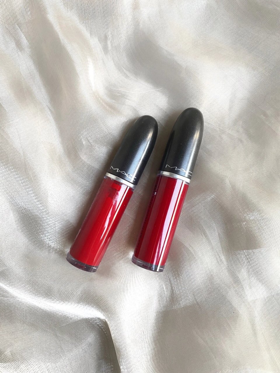 mac宝石红 ruby phew这支真的就是很复古的正红色 我觉得比之前大火