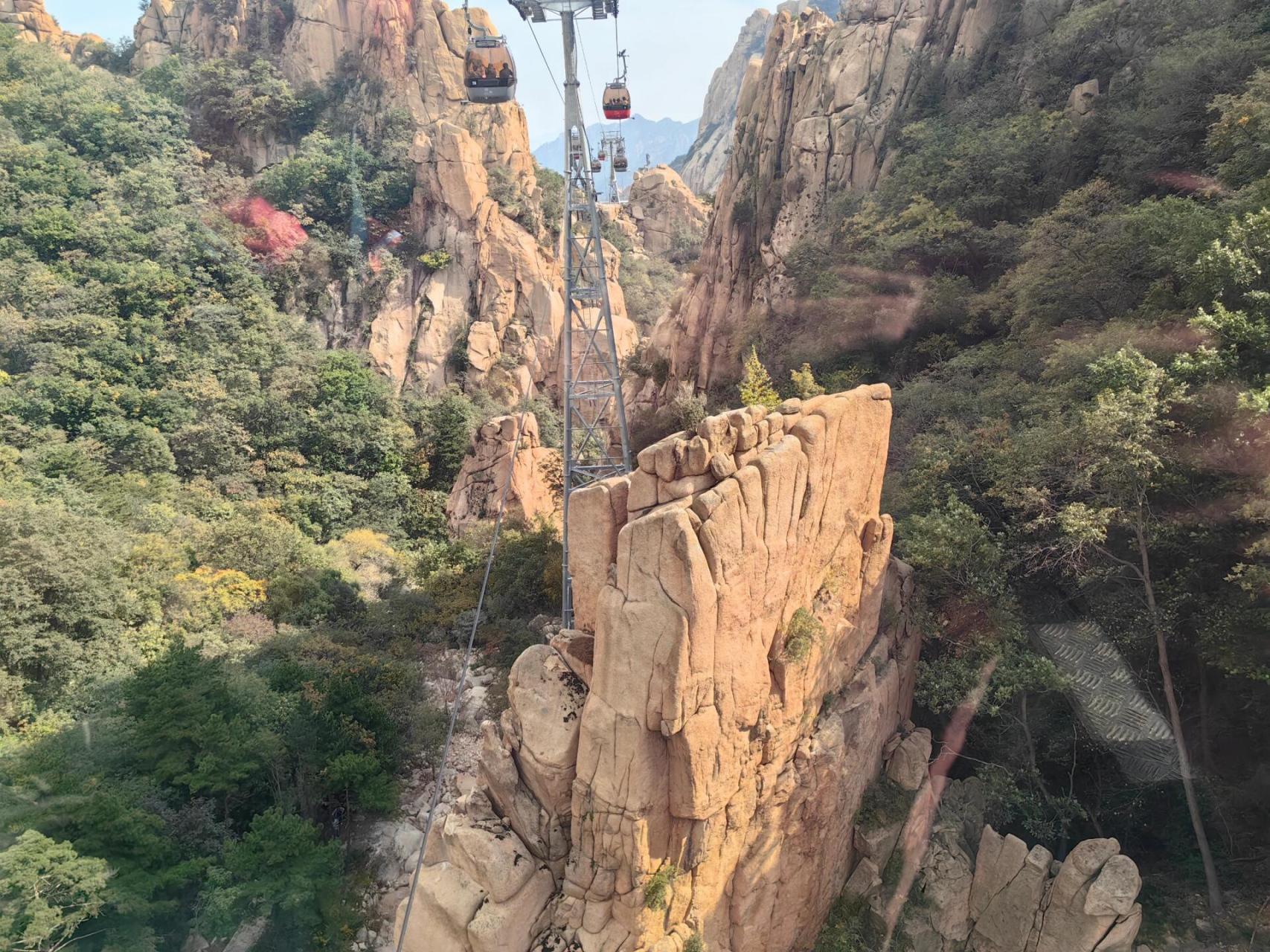 向北京人强烈推荐祖山风景区 位于山风景区位于秦皇岛市是4a级风景区