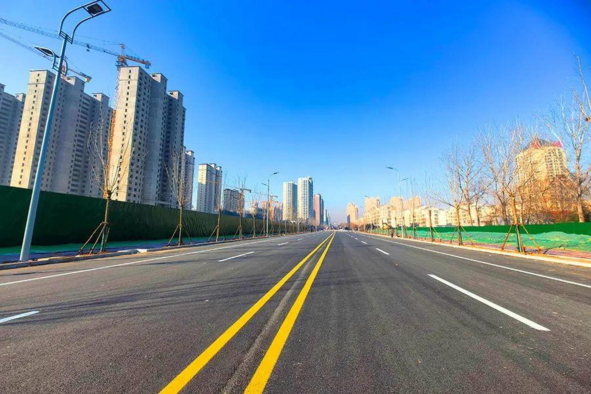 山东滕州重点城区道路通车:2024年2月8日,腊月二十九,山东省滕州市四