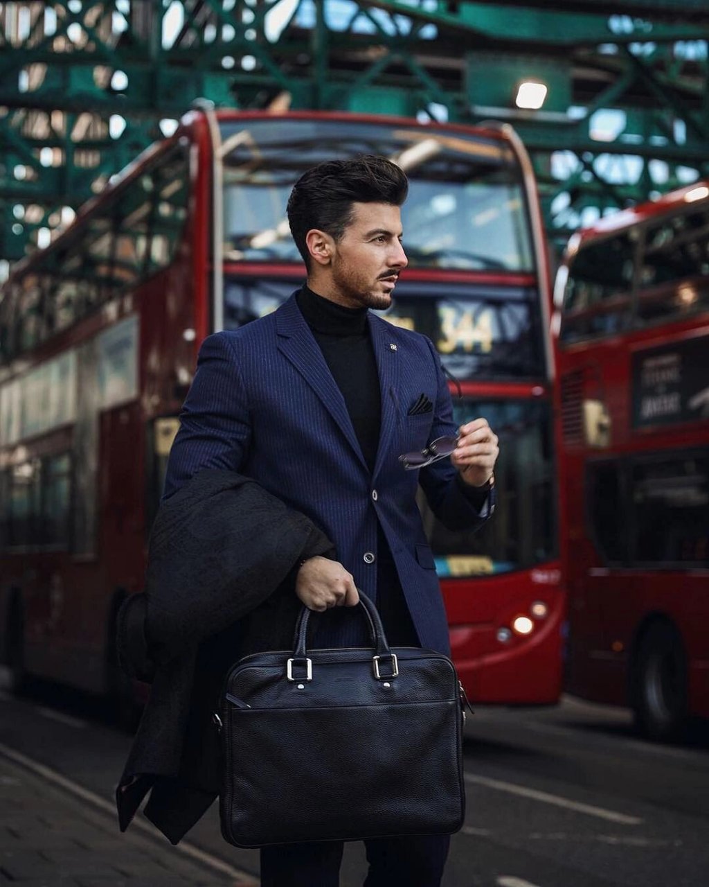 男士穿搭丨西装搭配打造轻熟男友风97 很多男性进入职场后在对自己