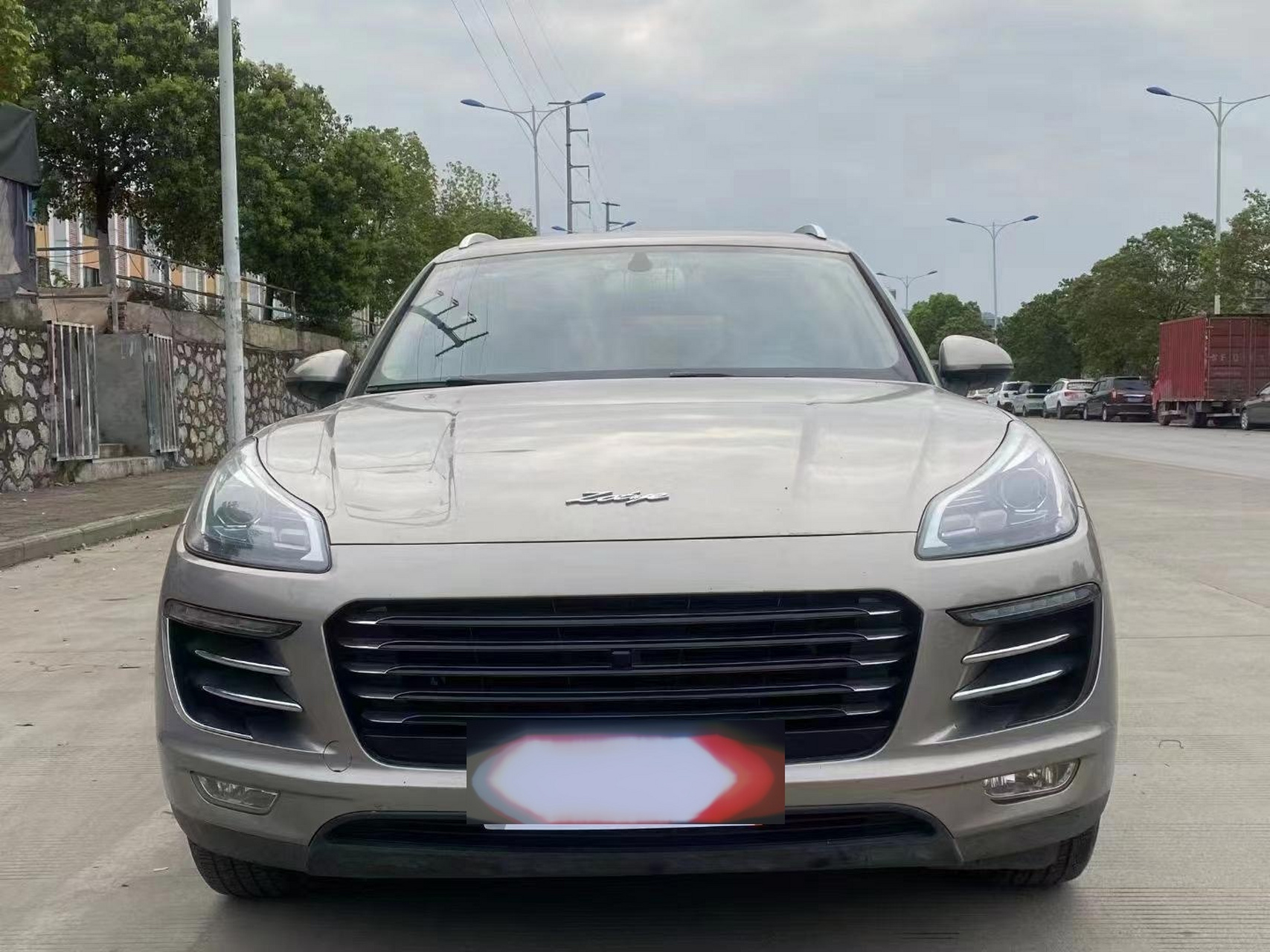 17年5月一手保时泰sr9,手动2.0t,全车原版,内饰干净,特价2万多