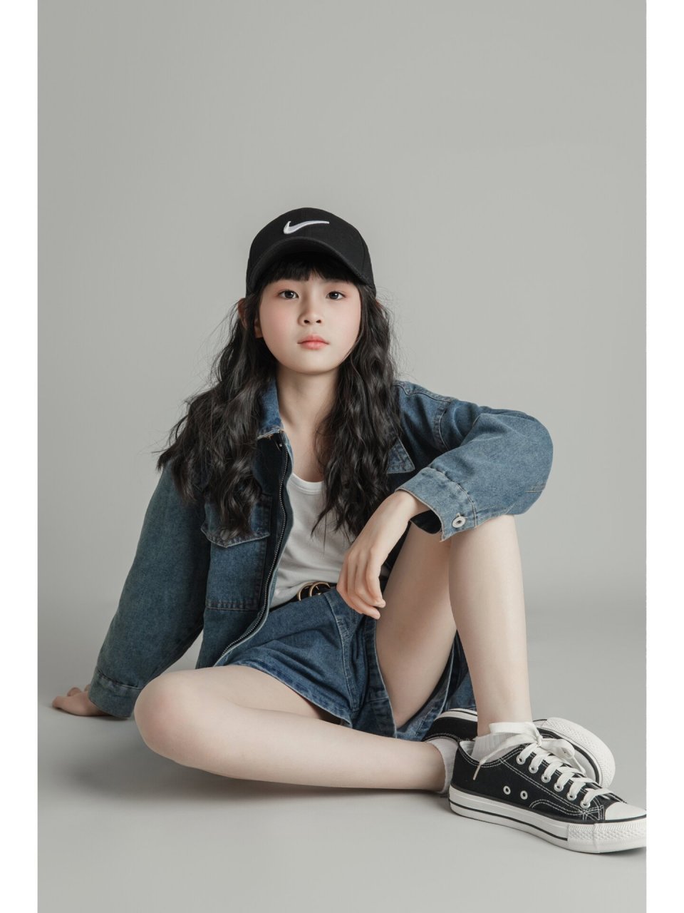 10岁女孩写真 又甜又酷,超有范儿～ 第一次尝试潮拍,感觉还可以
