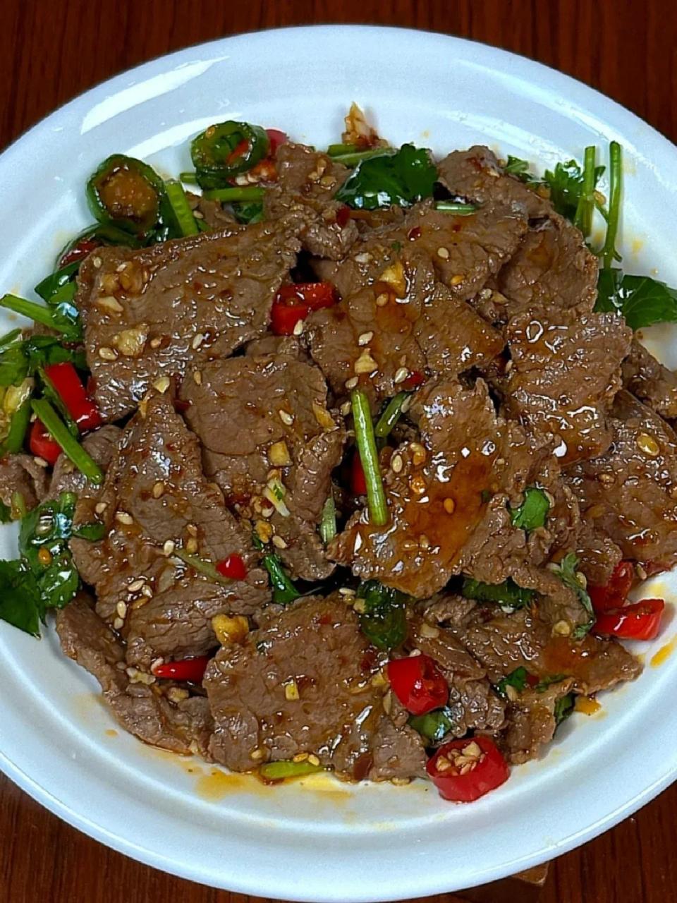 无敌下饭的香菜拌牛肉|||凉菜太适合夏天了,几分钟就能搞定一盘无敌下