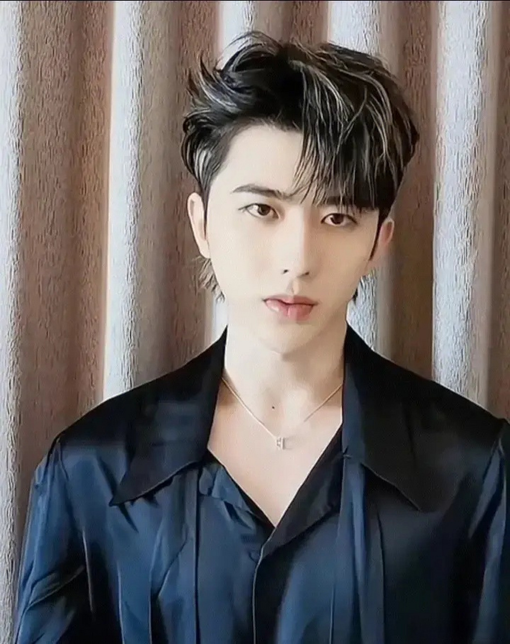 这个是蔡徐坤还是刘宇宁啊?