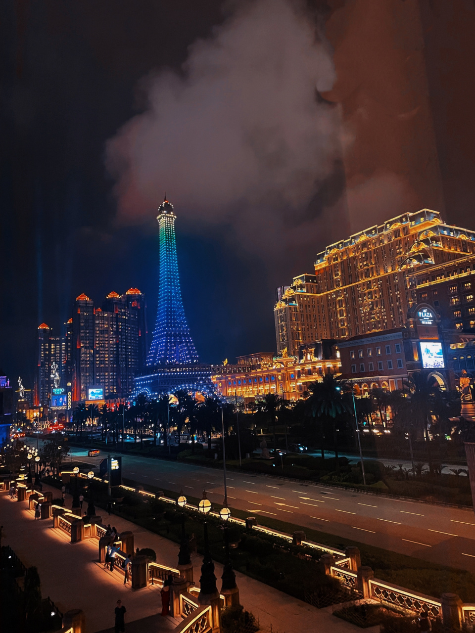 95 tips :澳门的天气没有特别高温但也好热太阳又晒,建议戴帽子