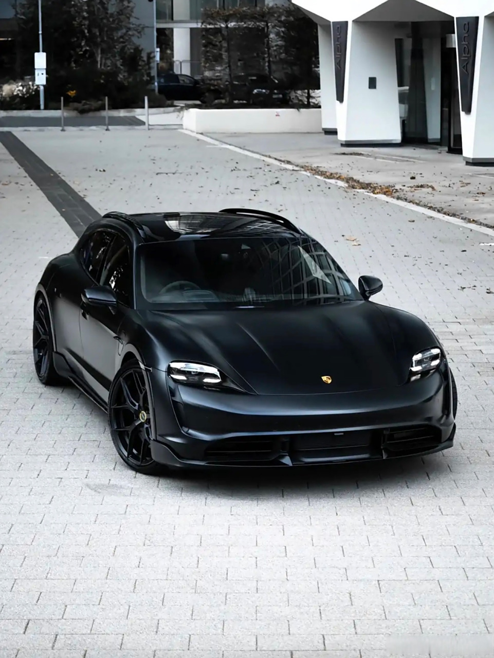 豪车超跑# 保时捷taycan turbo s猎装版,黑武士套件.