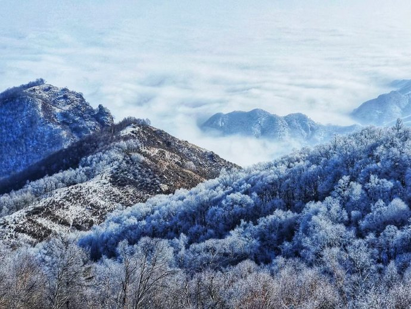 这么近那么美周末到河北# 【影像记录丨河北石家庄:驼梁雪景美如画】