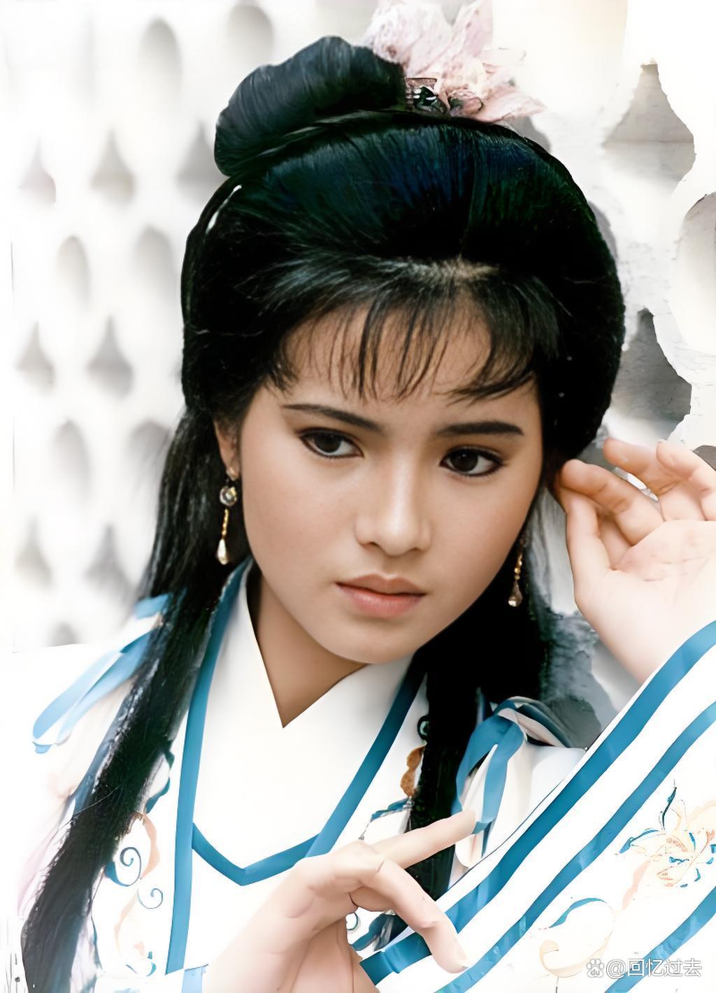 今天,就让我们一起回顾蓝洁瑛的所有古装剧形象,看看哪一个最打动你的