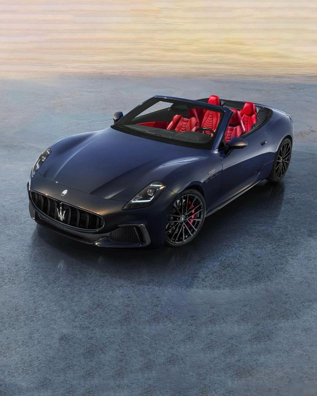 玛莎拉蒂日前发布了granturismo跑车的敞篷版,名为grancabrio.