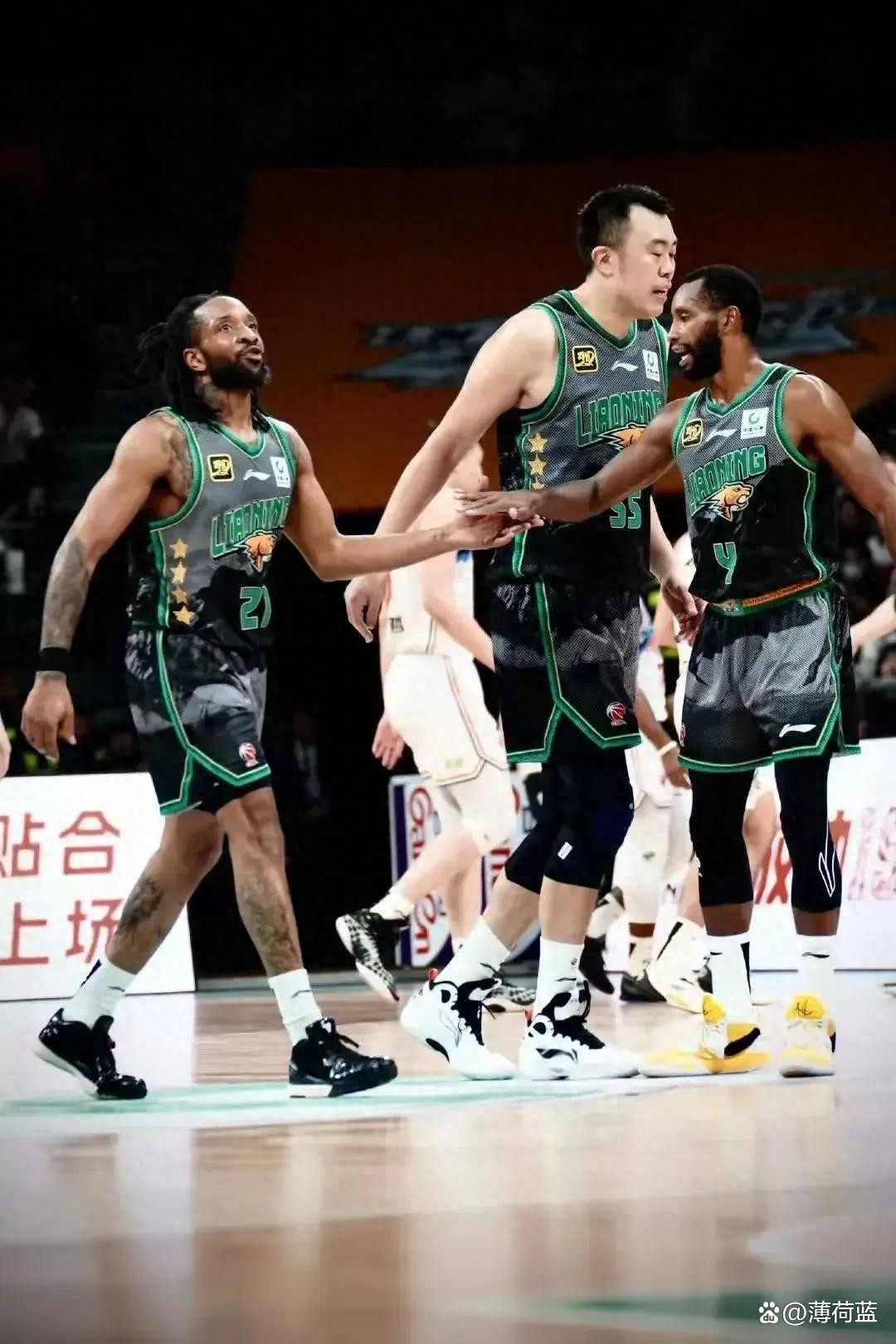 广东男篮经过激烈对决，战胜了河北队