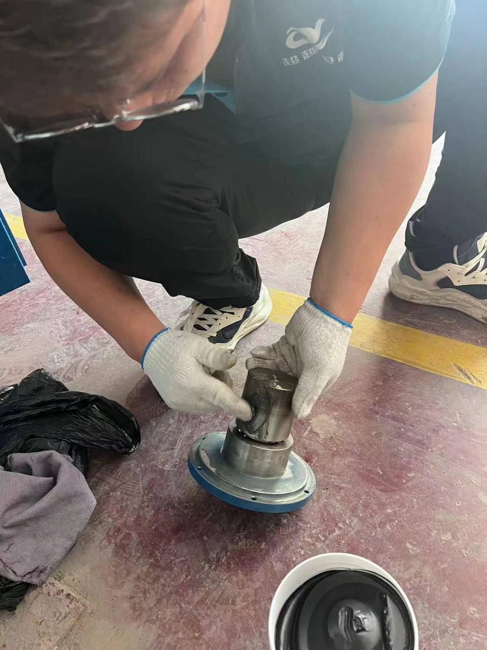 西子奥的斯电梯鼓式制动器拆解保养确保设备安全运行