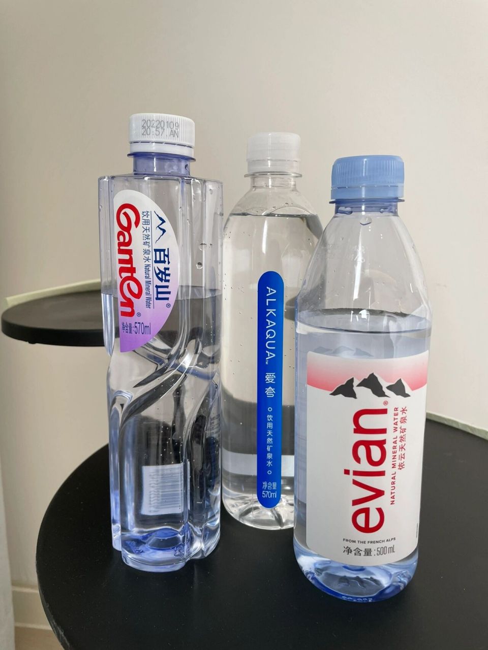 哪瓶水更好喝|矿泉水测评|百岁山爱夸依云 11566百岁山 我个人最