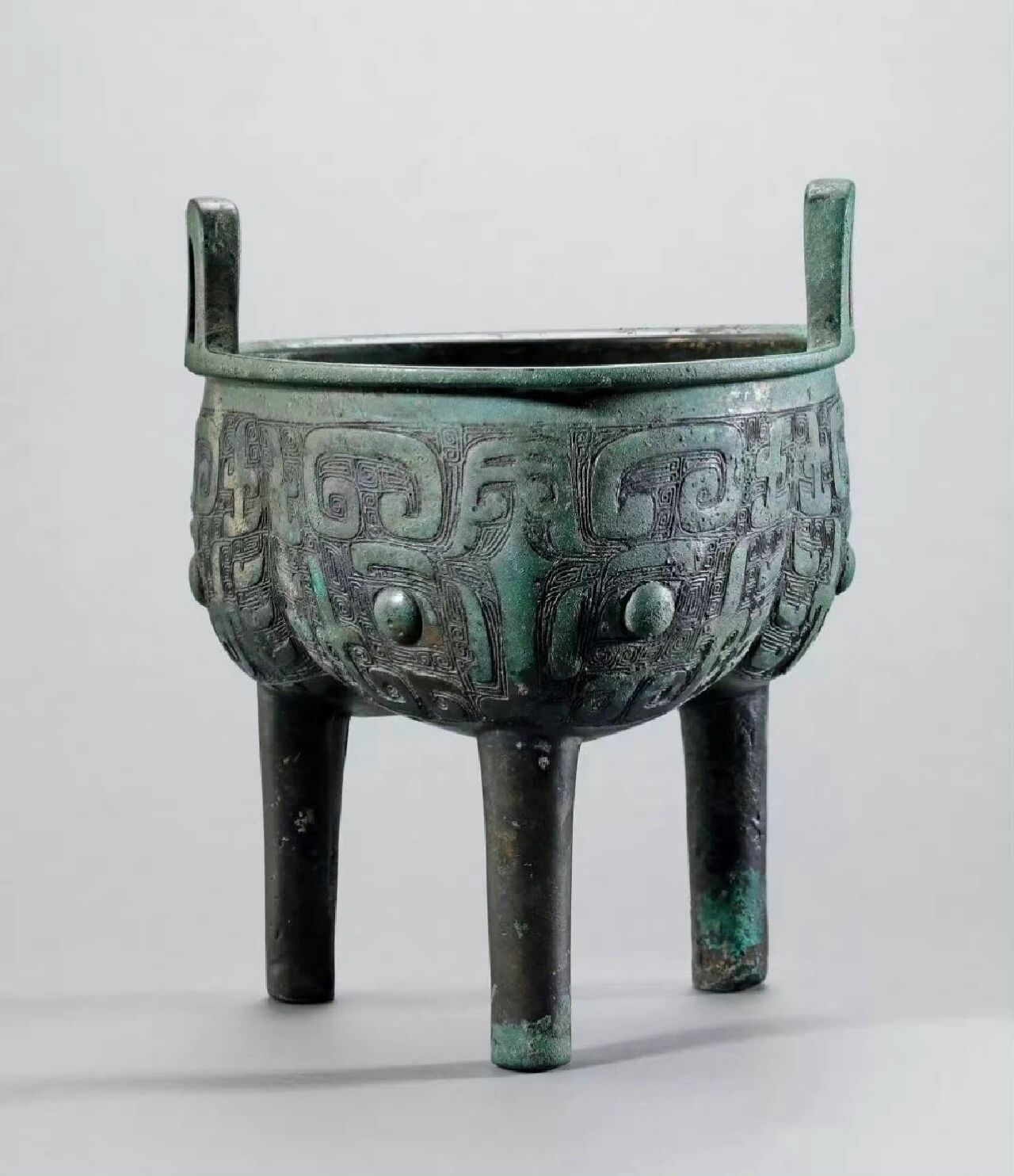 中国古代青铜三足鼎 中国古代青铜三足鼎1,西周 青铜夔龙纹冲天耳三足