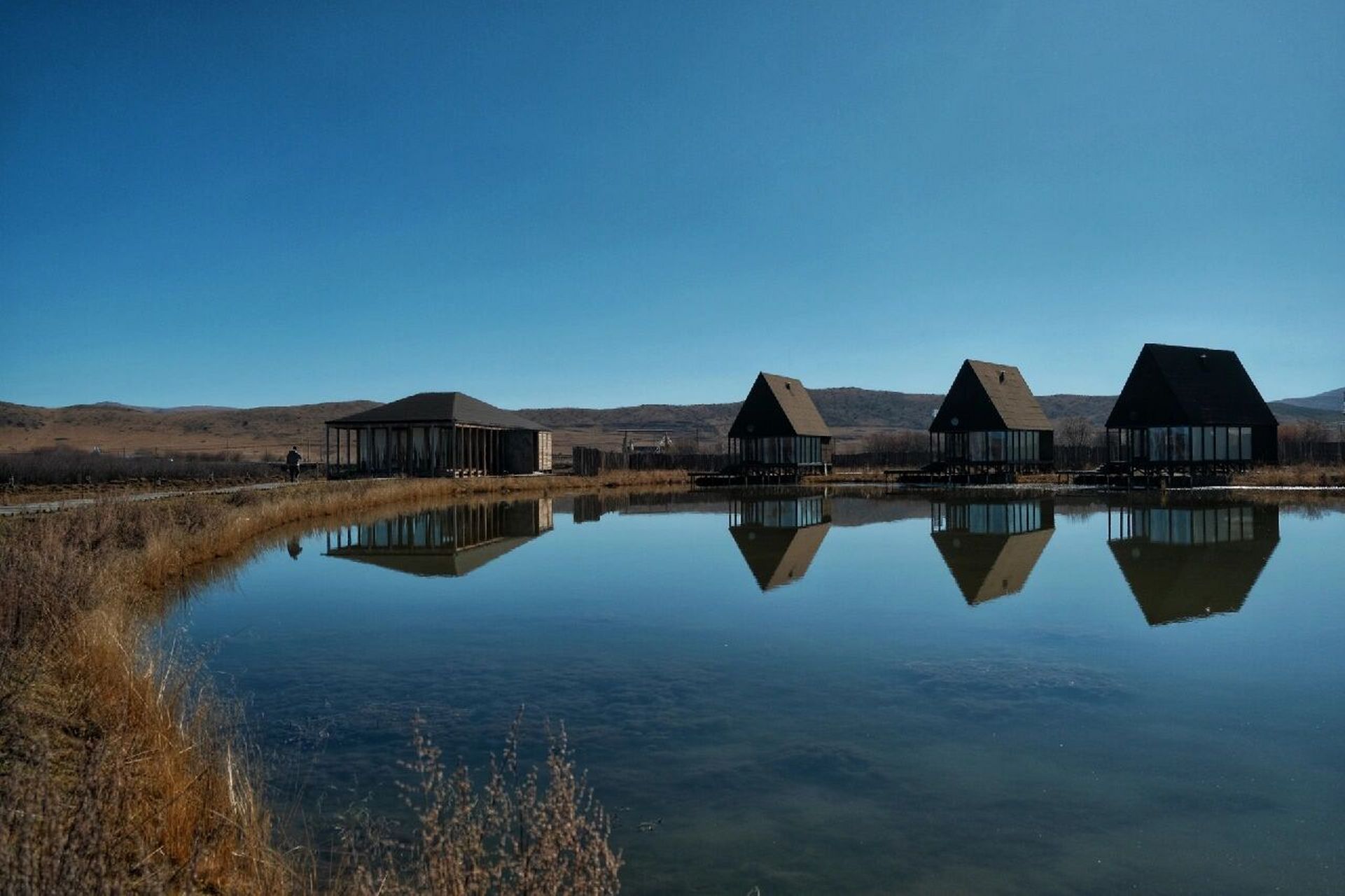 川西北必住的隐丛乡村度假酒店(红原店) 这个秋天,因为疫情让隐丛乡村