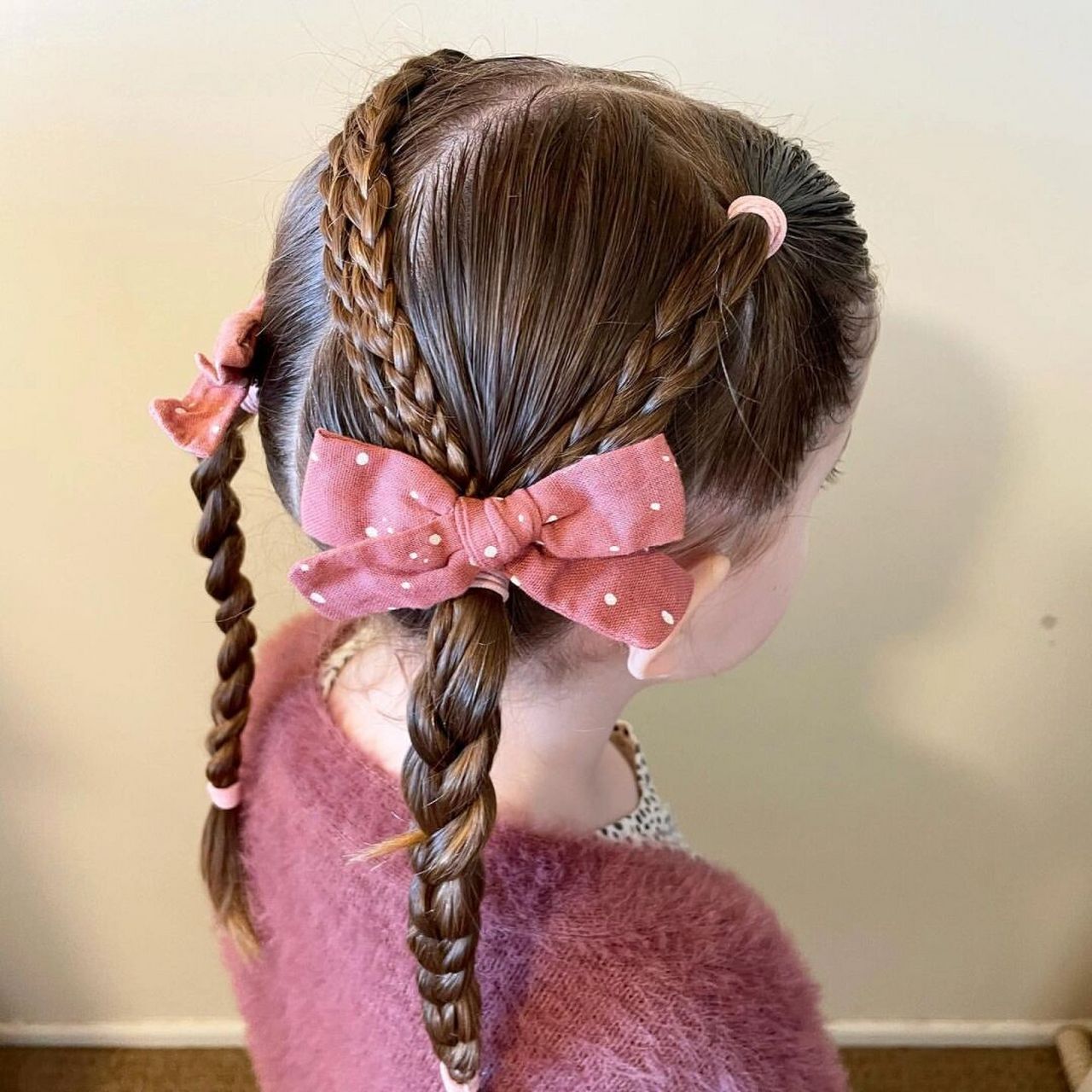 小女孩可爱发型之简单易学低扎马尾麻花辫 