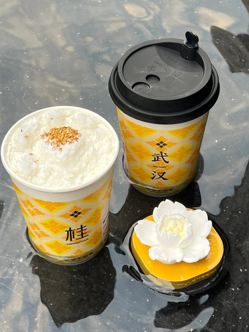 武汉的!还得是武汉本土奶茶! 这样的周边物料让别的城市很难办诶!