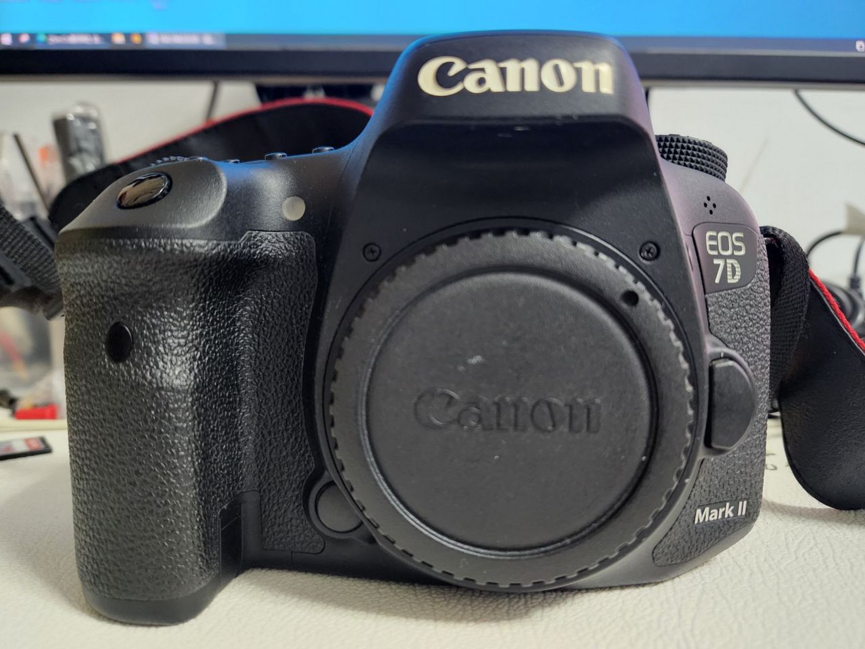 这些年买过的相机之佳能7d mark2 说起来这台相机一定会让人扣上很多