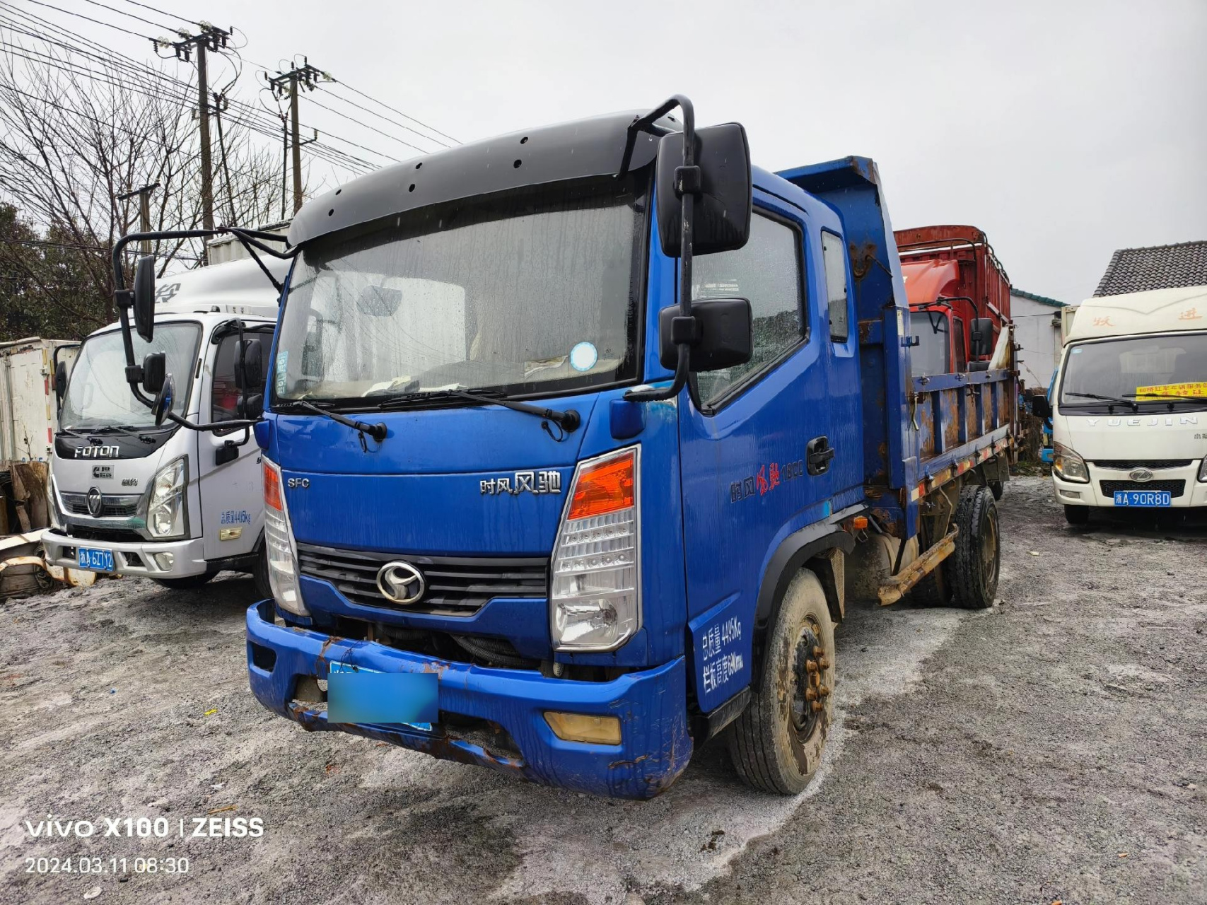 新到国5时风风驰1800自卸车,17/9月上牌的,长3.4米带卧,净宽1.