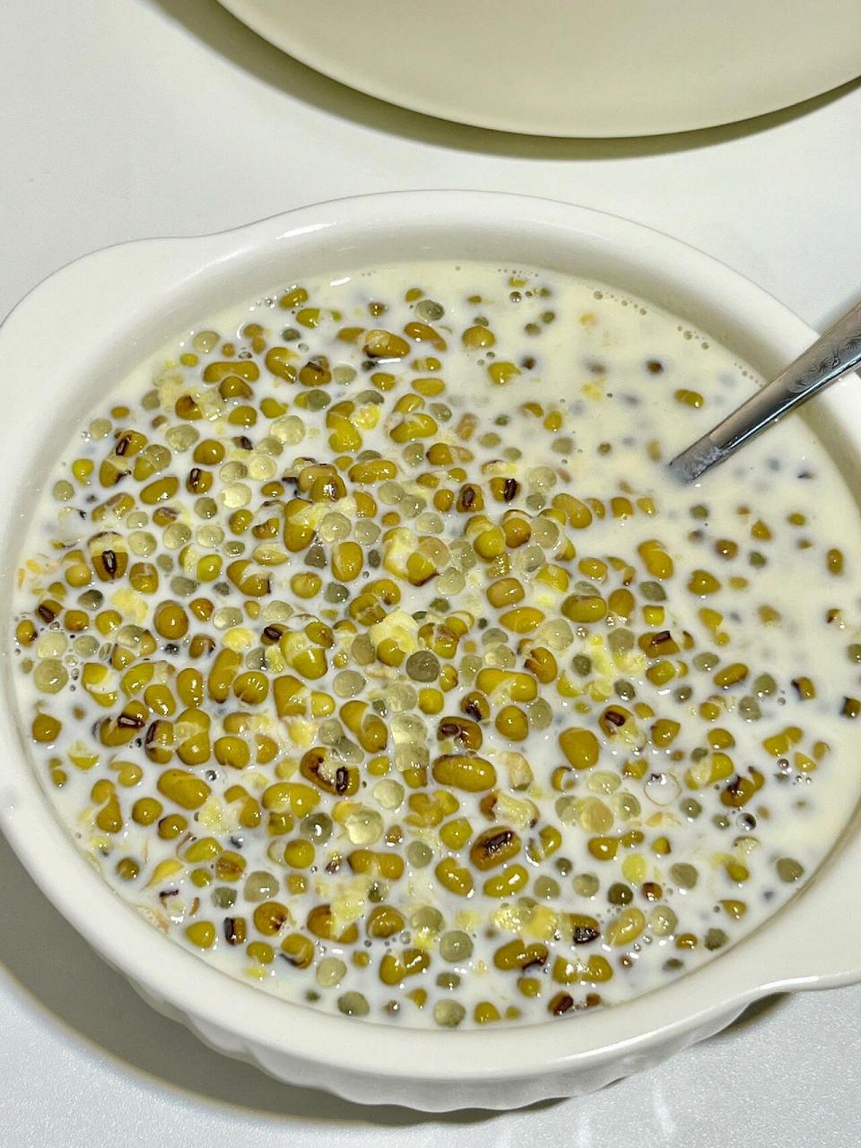 夏天必备的绿豆西米露糖水! 绿豆清甜可口,西米q弹软糯的!