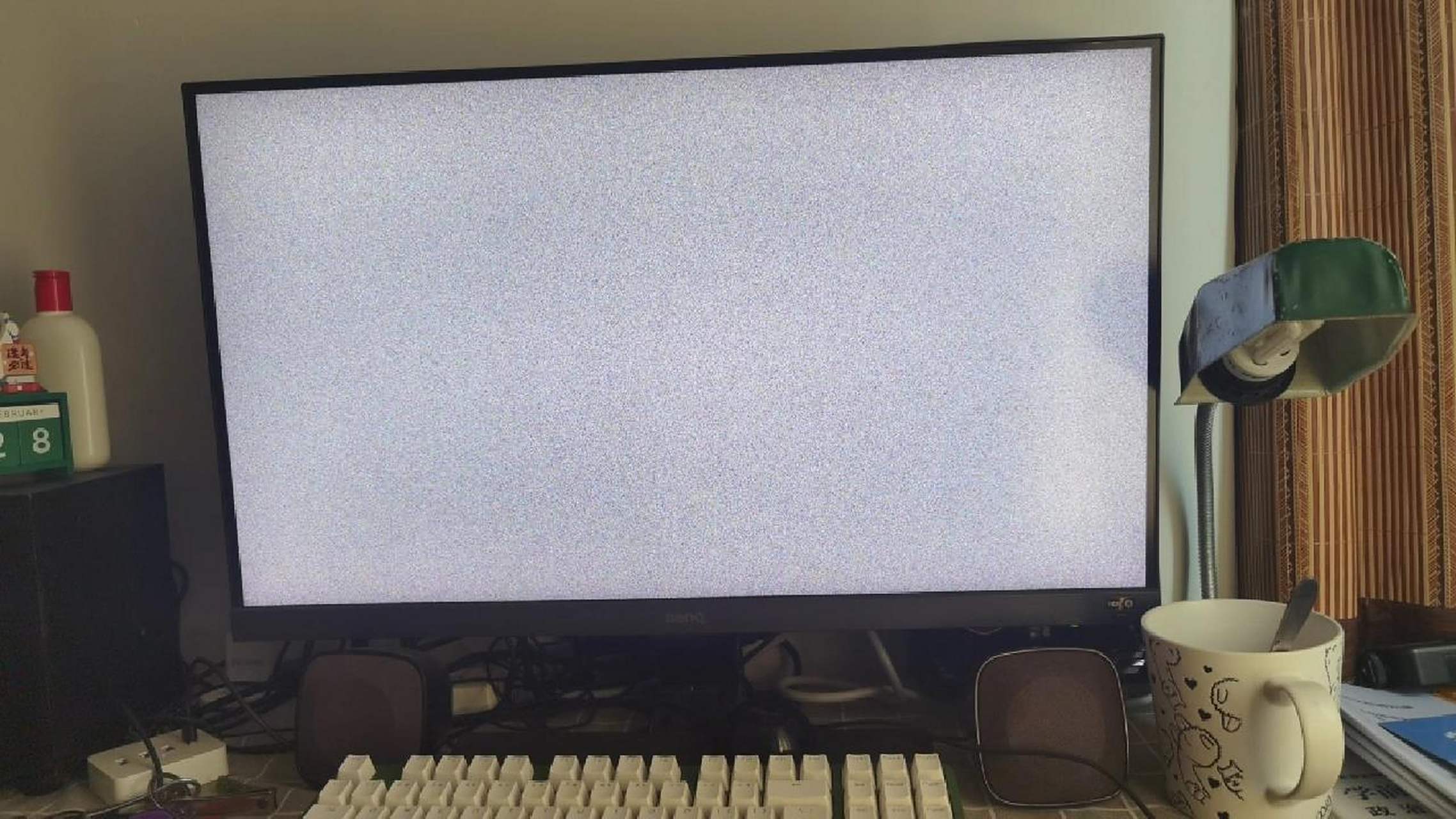 电脑雪花屏怎么办?