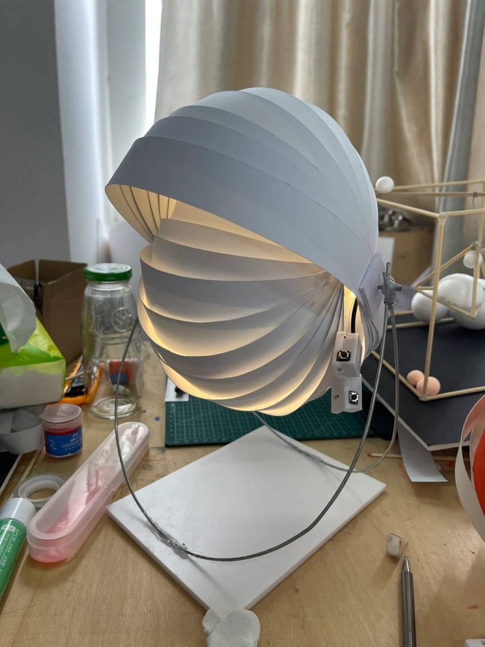 立体构成 | 结课作业:灯95 这次的立体构成结课作业是以小组为单位