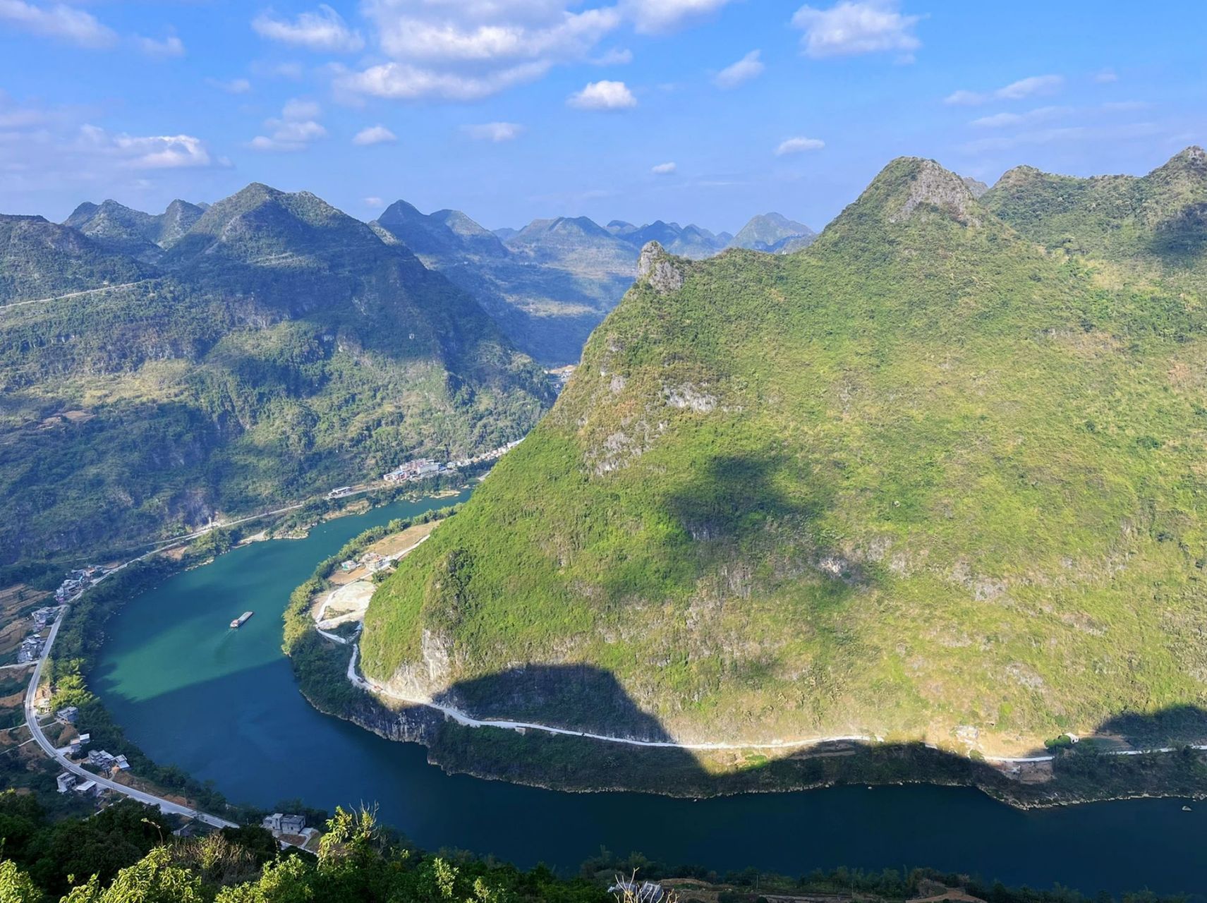 都安就是好地方 都安有一条红水河风景旅游道路,起点三岛湾码头,终点