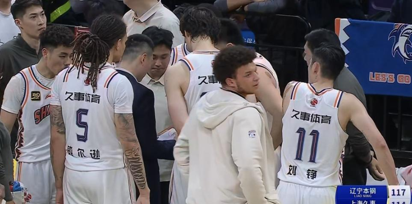 辽宁男篮经过激烈比赛击败福建，强势晋级