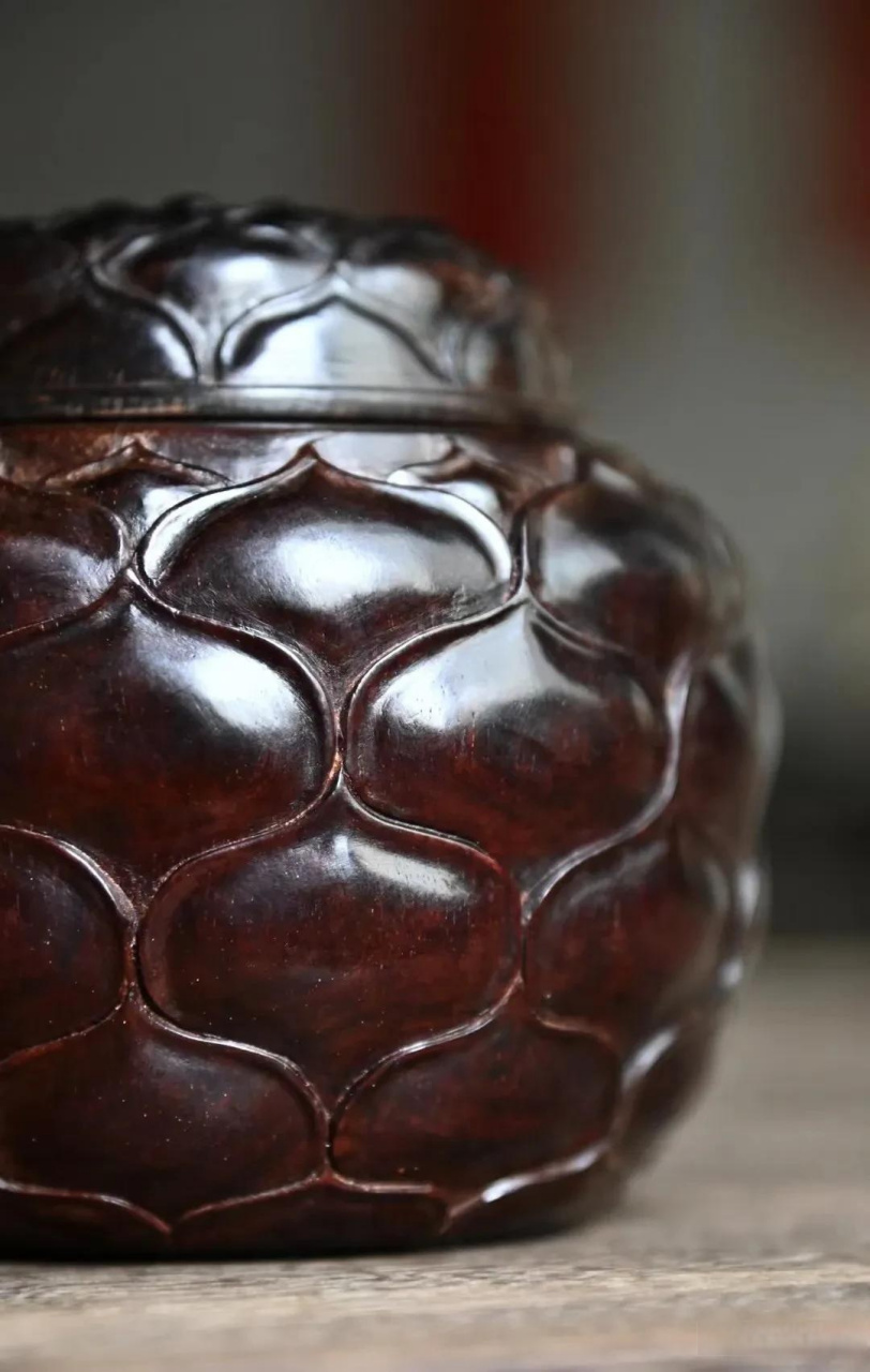 小叶紫檀莲花围棋罐