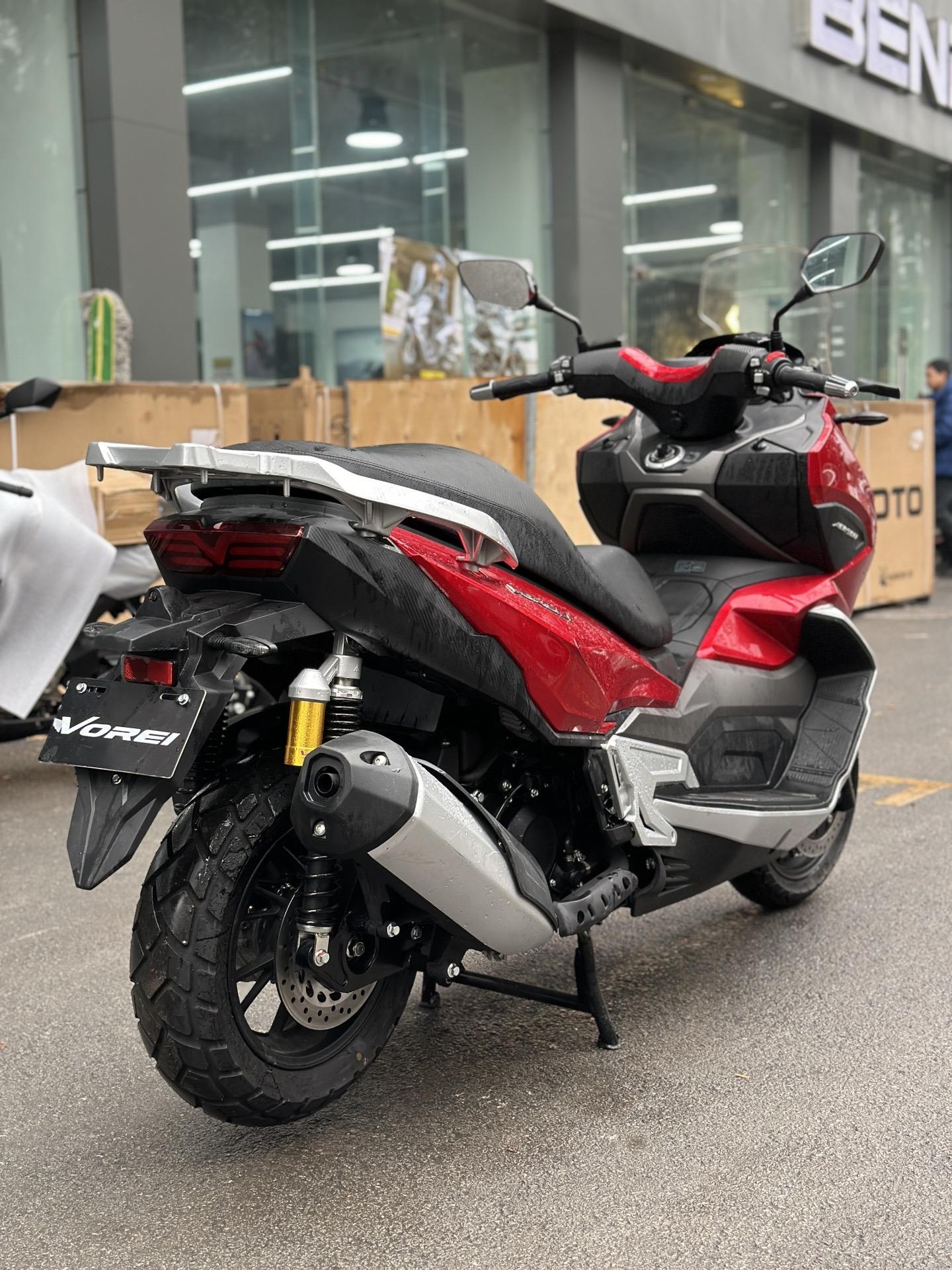 全新大阳v锐adv350大踏板豪华版 指导价29900,现在21800 全新车没有