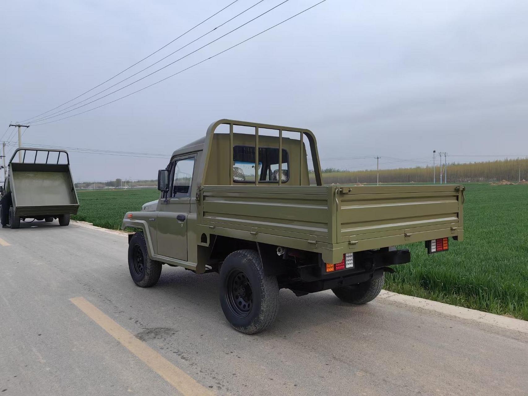 极品准新战旗皮卡三开箱,实表1千多公里,货箱长度1.8米,克莱斯勒2.