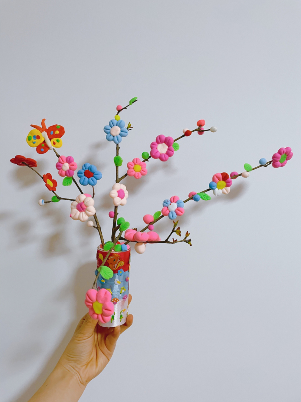 春天来啦 树枝粘土亲子手工作品 春天来啦  树枝 粘土 美美哒小花朵就