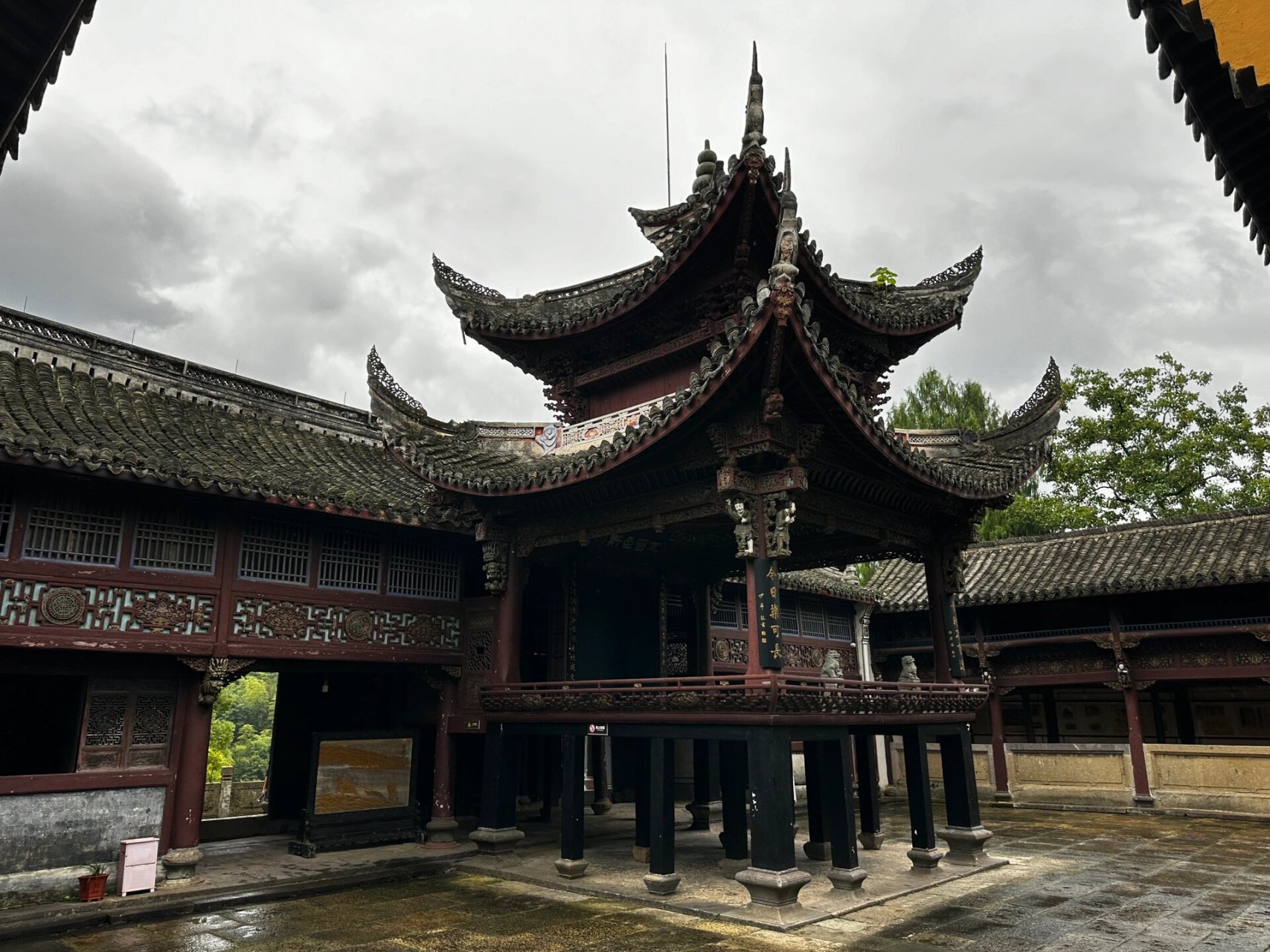 舜王庙 打卡第161个国保单位—舜王庙(国七) 雨中到访位于绍兴王坛镇