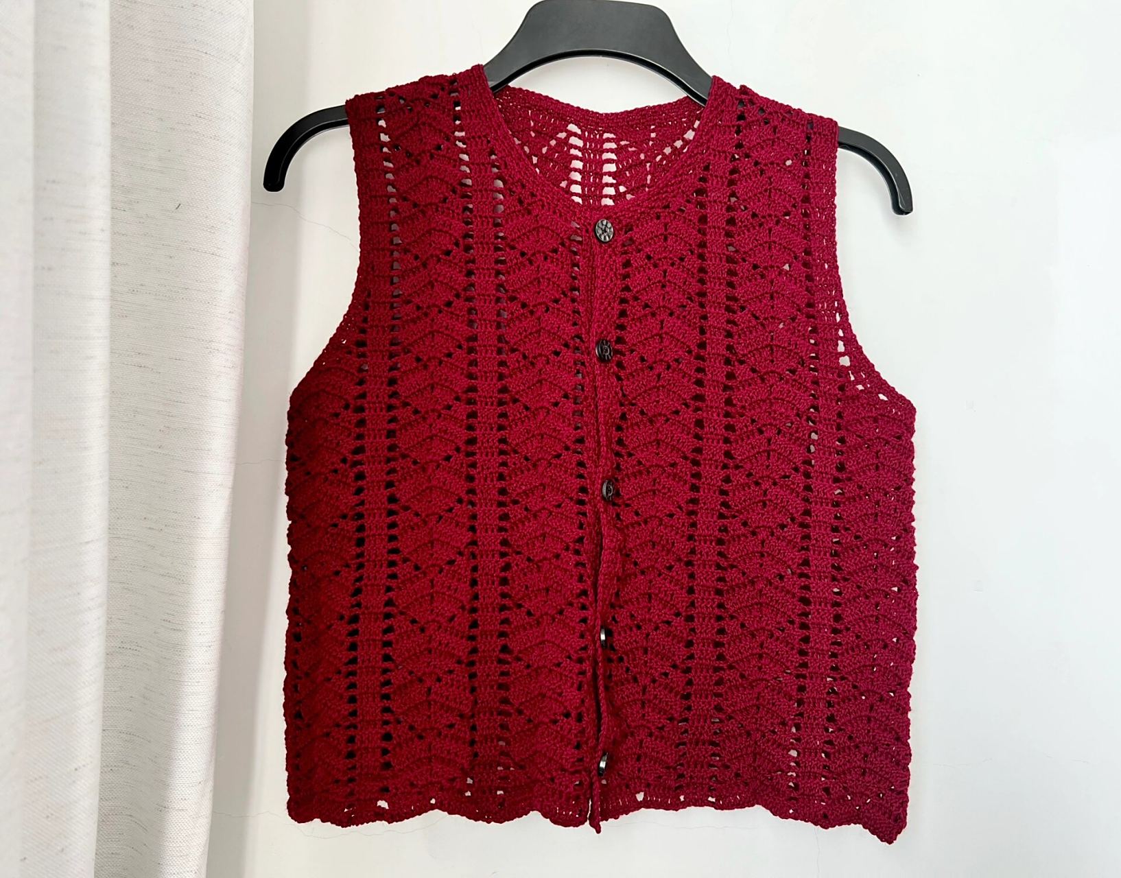 钩针编织:春秋复古手工编织小马甲 假期产出:一件毛衣 这件是给奶奶穿