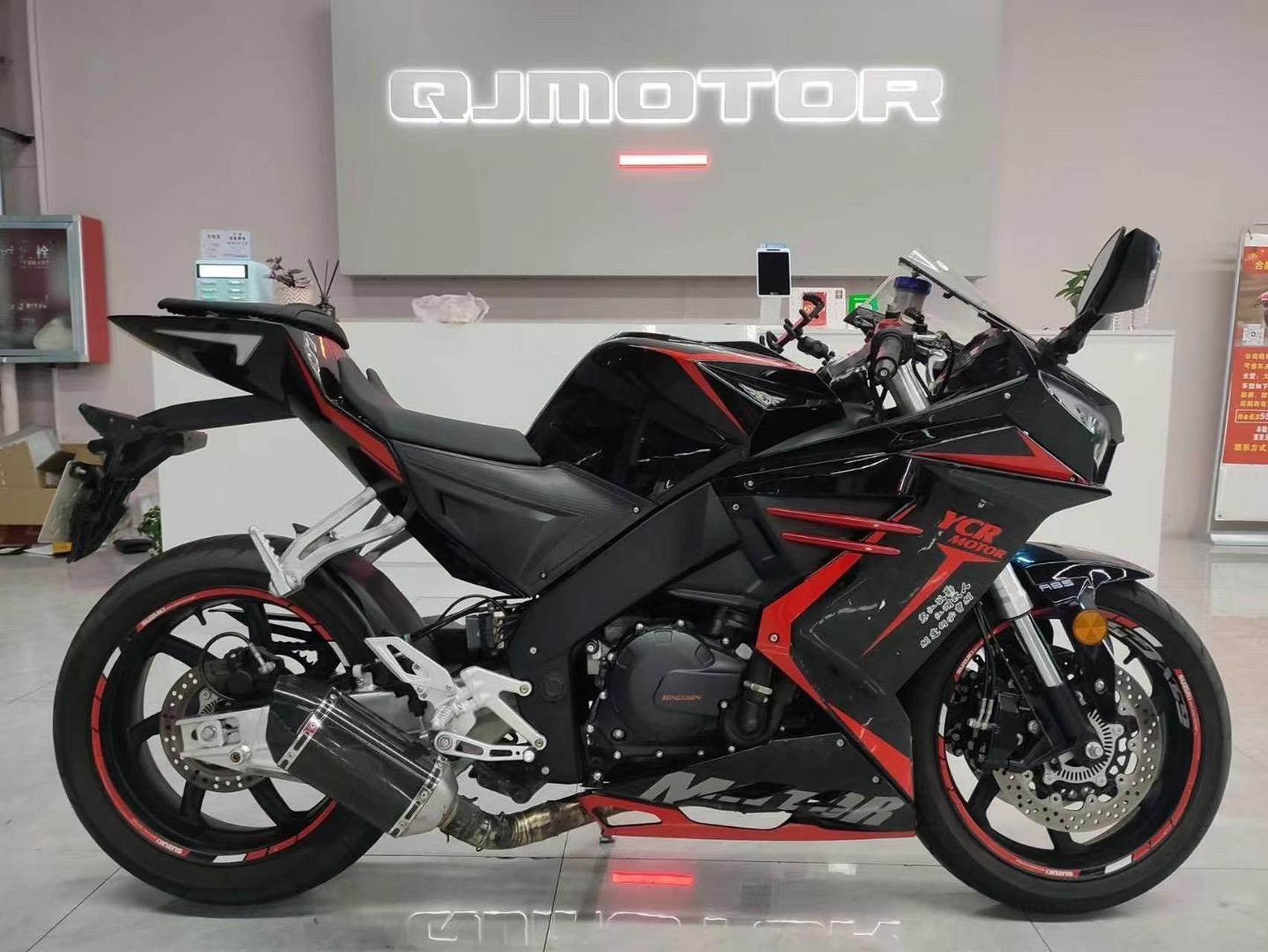 品牌:刀锋400 年份:20年出厂,20年上牌  安全里程数:3900多公里  售价