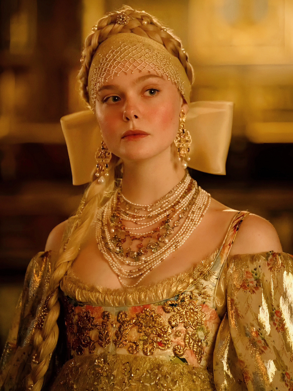 俄国女皇《凯瑟琳大帝》 由艾丽·范宁和尼古拉斯·霍尔特主演的热播