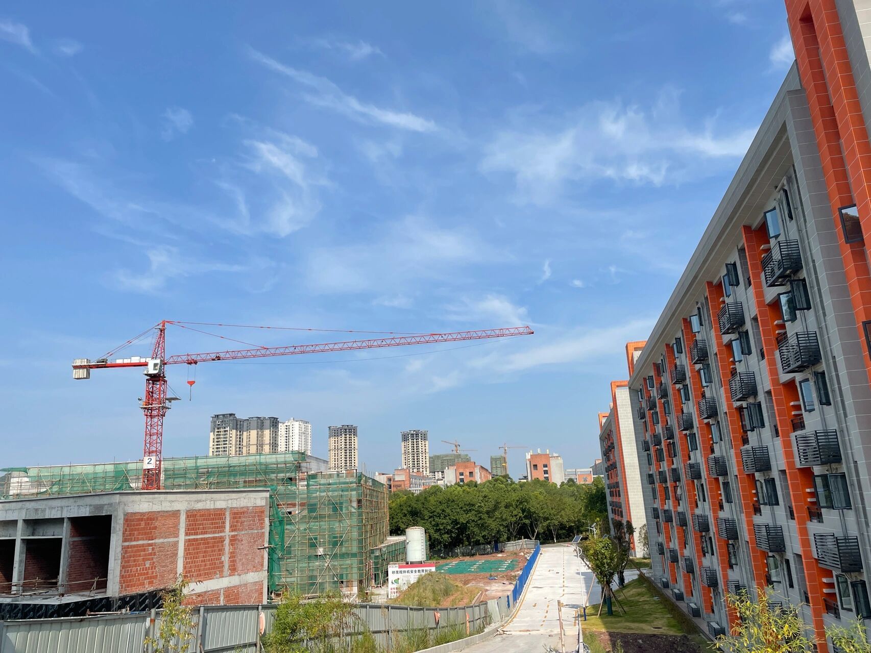 重庆工商职业新宿舍楼 今年要到重庆工商职业学院读书的同学们,你们
