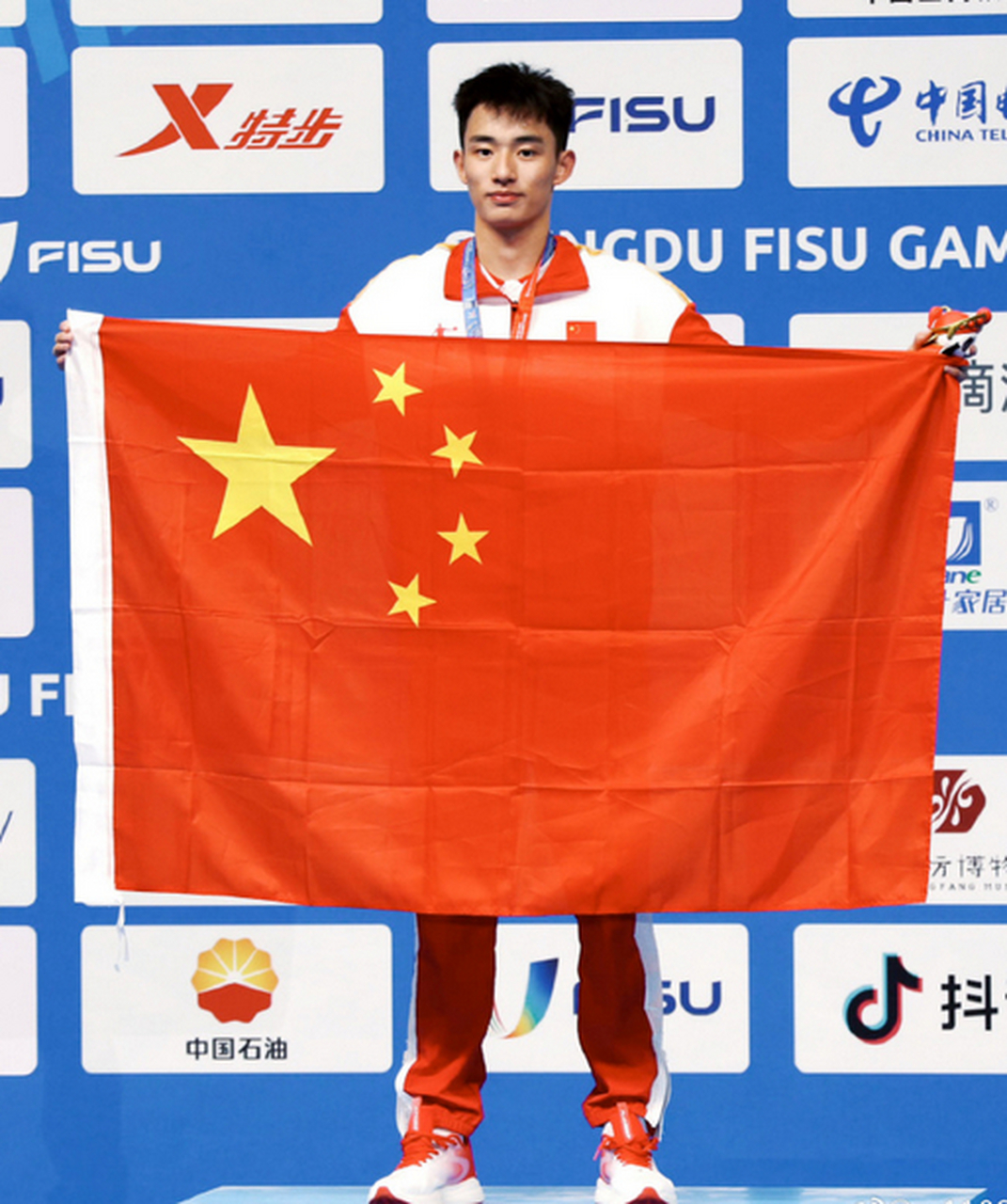 成都大运会##羽毛球# 王正行大运会男单夺金图片来啦#杨晨大神