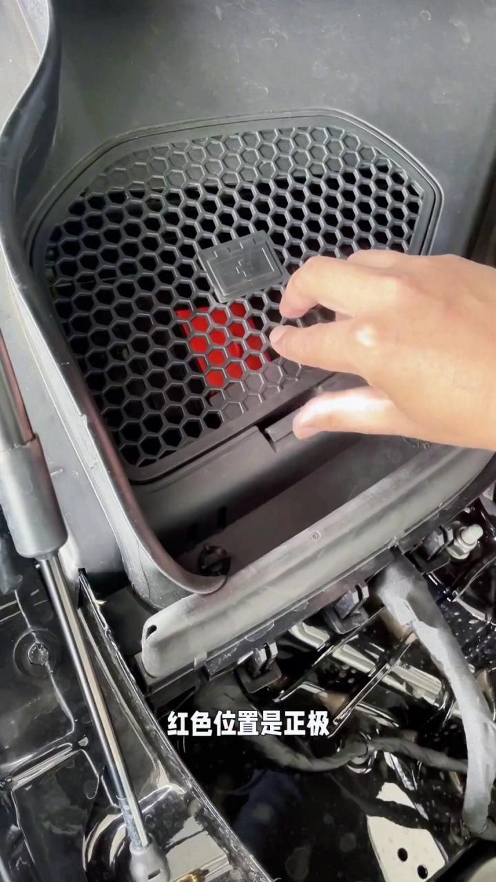 0715秒教您奔驰如何正确搭电.