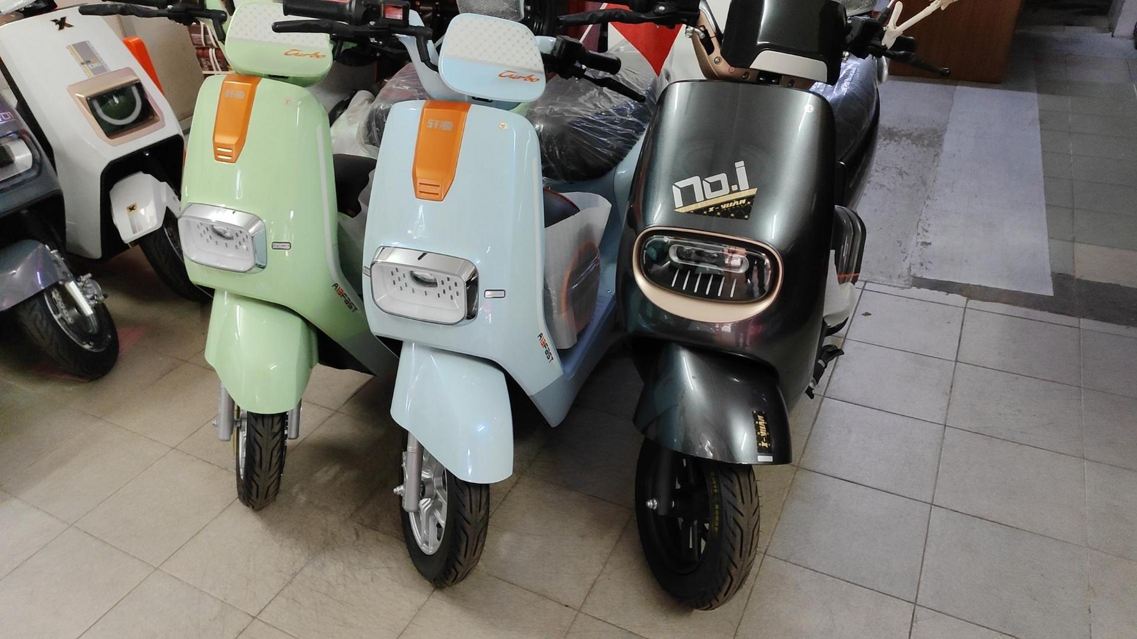 买好车选轩源电动车无须驾驶证一次充电200里更耐用