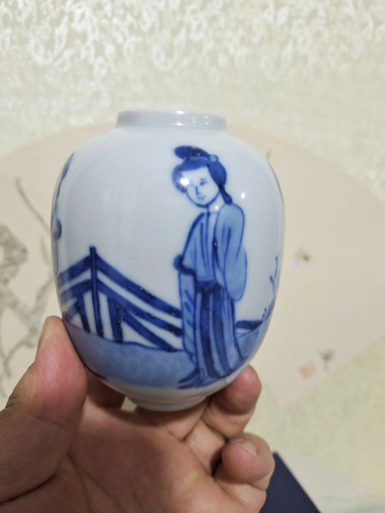 海捞瓷清康熙青花人物莲子罐 精选品相釉水温润,胎骨熟老,器型规整,买