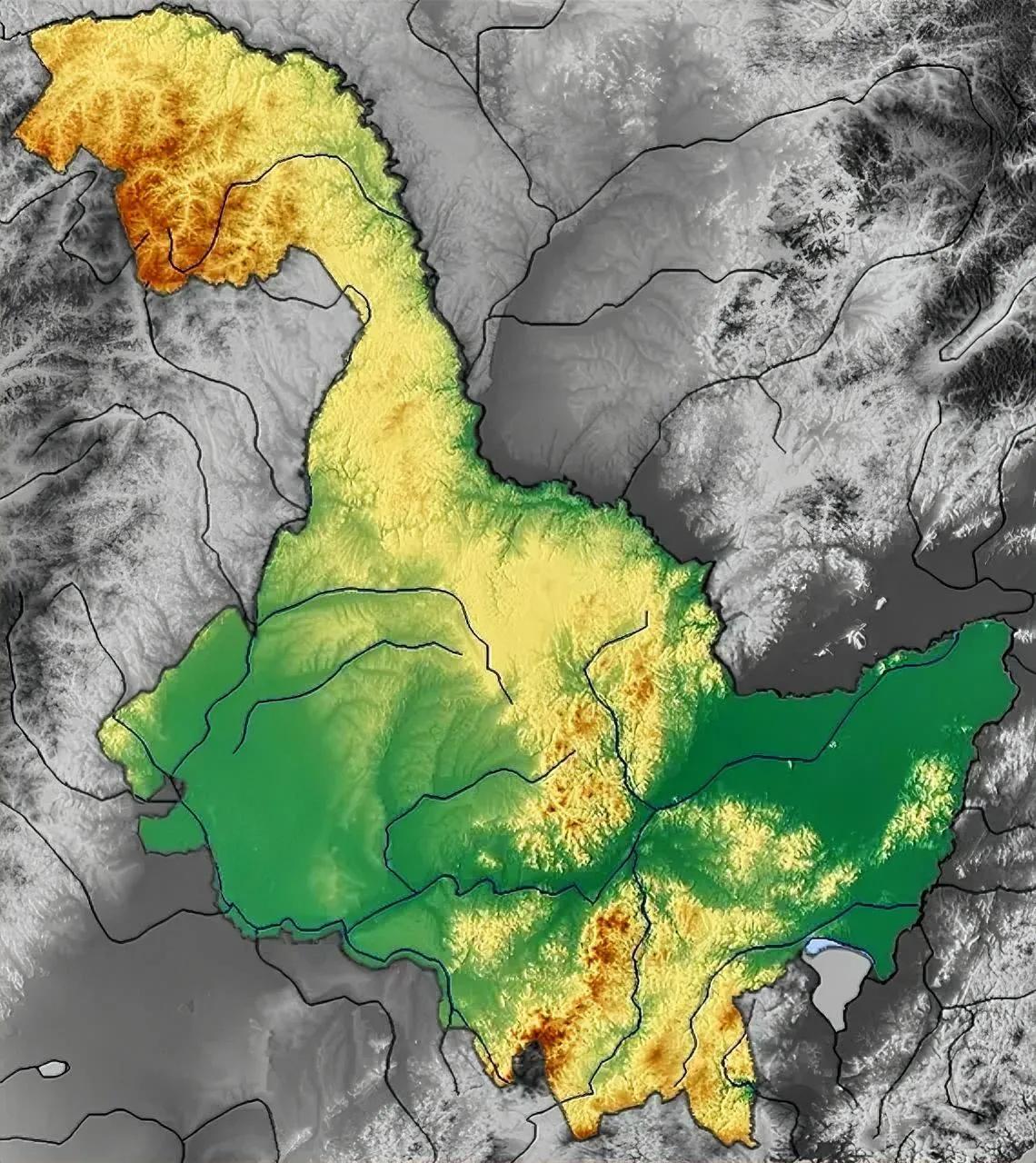 黑龙江的地形是南北高中间低,有山有水有平原,而且分布得非常合理.