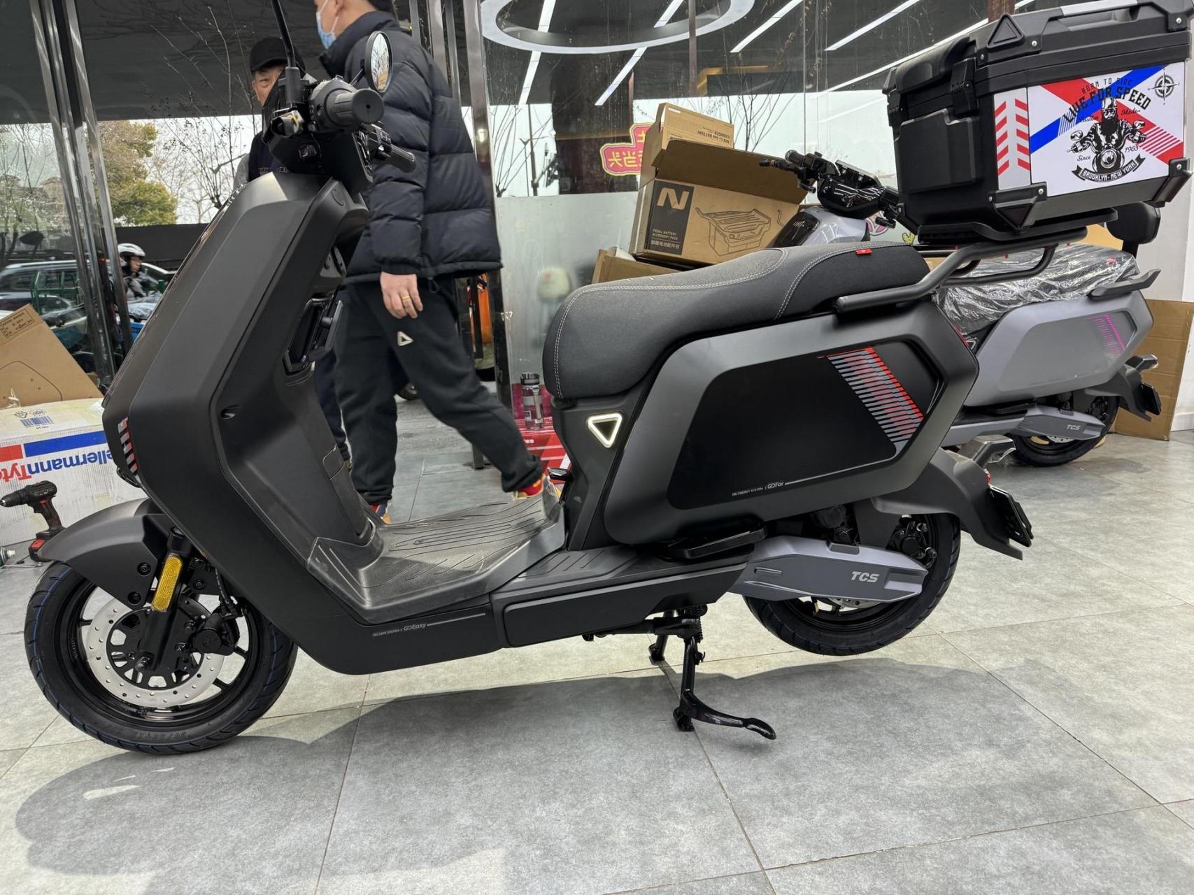 小牛nxt新款,可以上中撑,尾箱,好好看