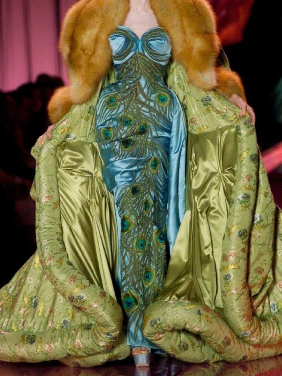 dior2004秋冬高定秀场 海盗爷经典之作,鬼斧神工 灵感来源于18世纪的