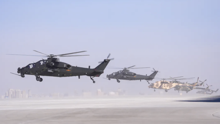 新疆军区某部在高原上展开刺杀训练,官兵们热血沸腾,血性十足