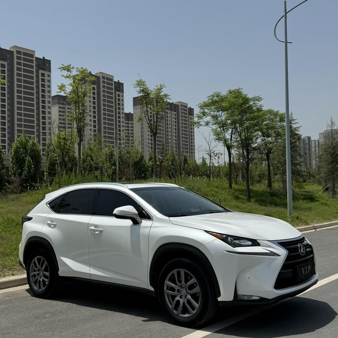 新到17年 雷克萨斯nx 200t 四驱锋尚版.指导价39.