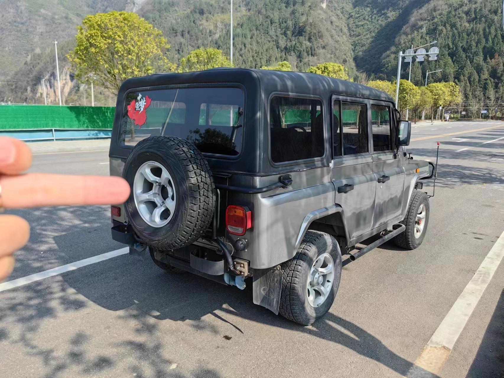 新到20年早产硬派越野北气bj212手动挡四驱,排量1.