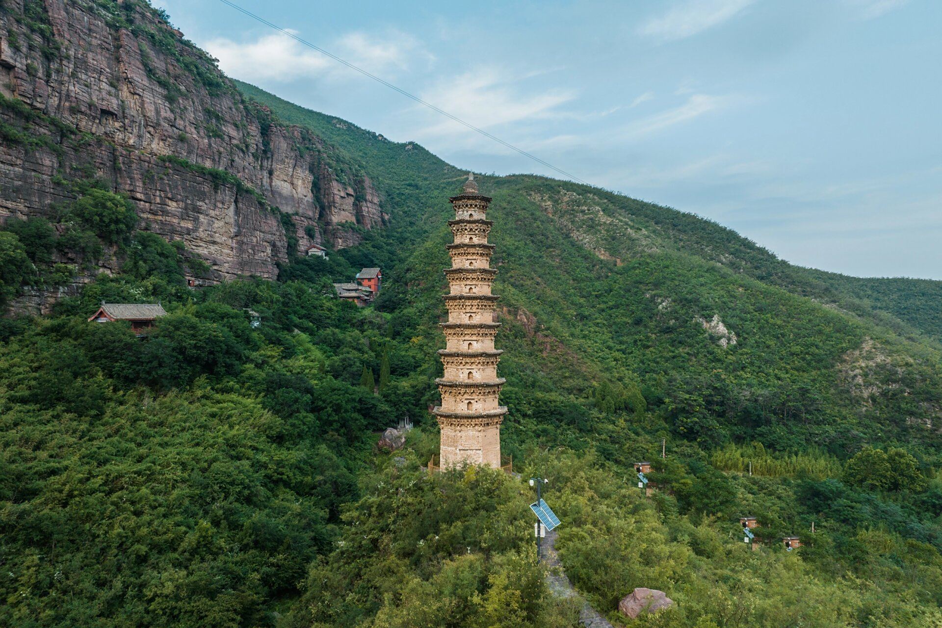 百家岩寺塔  	 第六批全国重点文物保护单位 位于河南省焦作市修武县