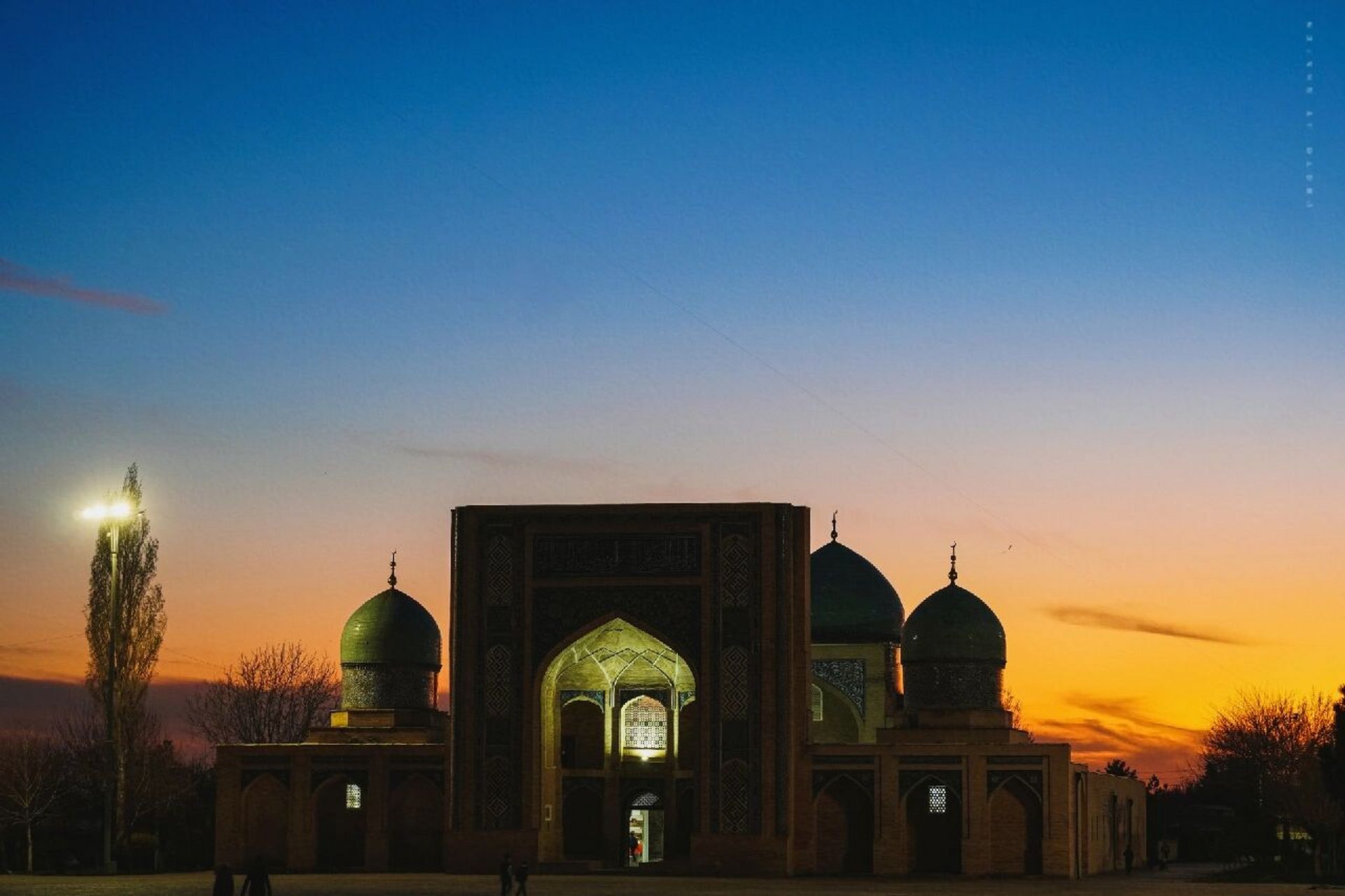 塔什干小旅游攻略,蓝调和蓝天清真寺绝美 塔什干67交通:地铁一次