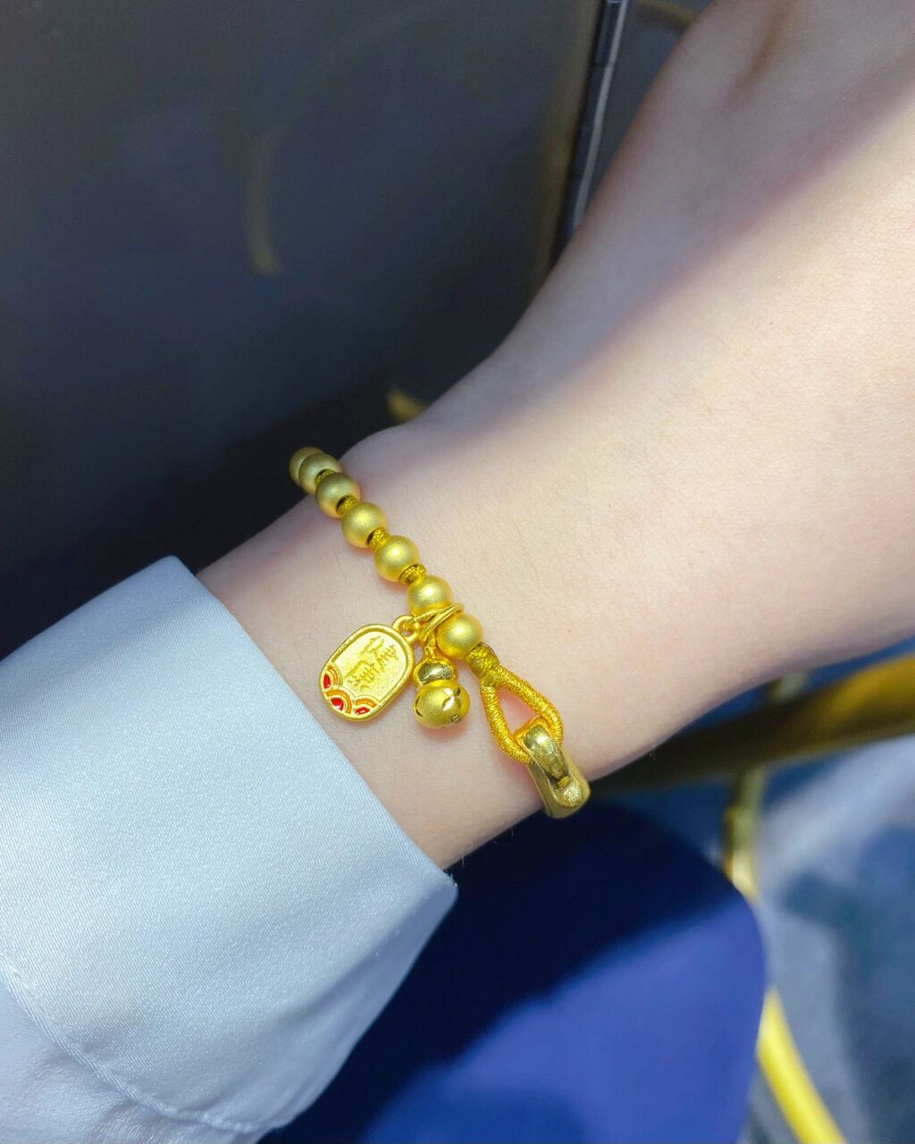 敲好看的半镯半链78秋天必备94 999足金半镯半链8克左右