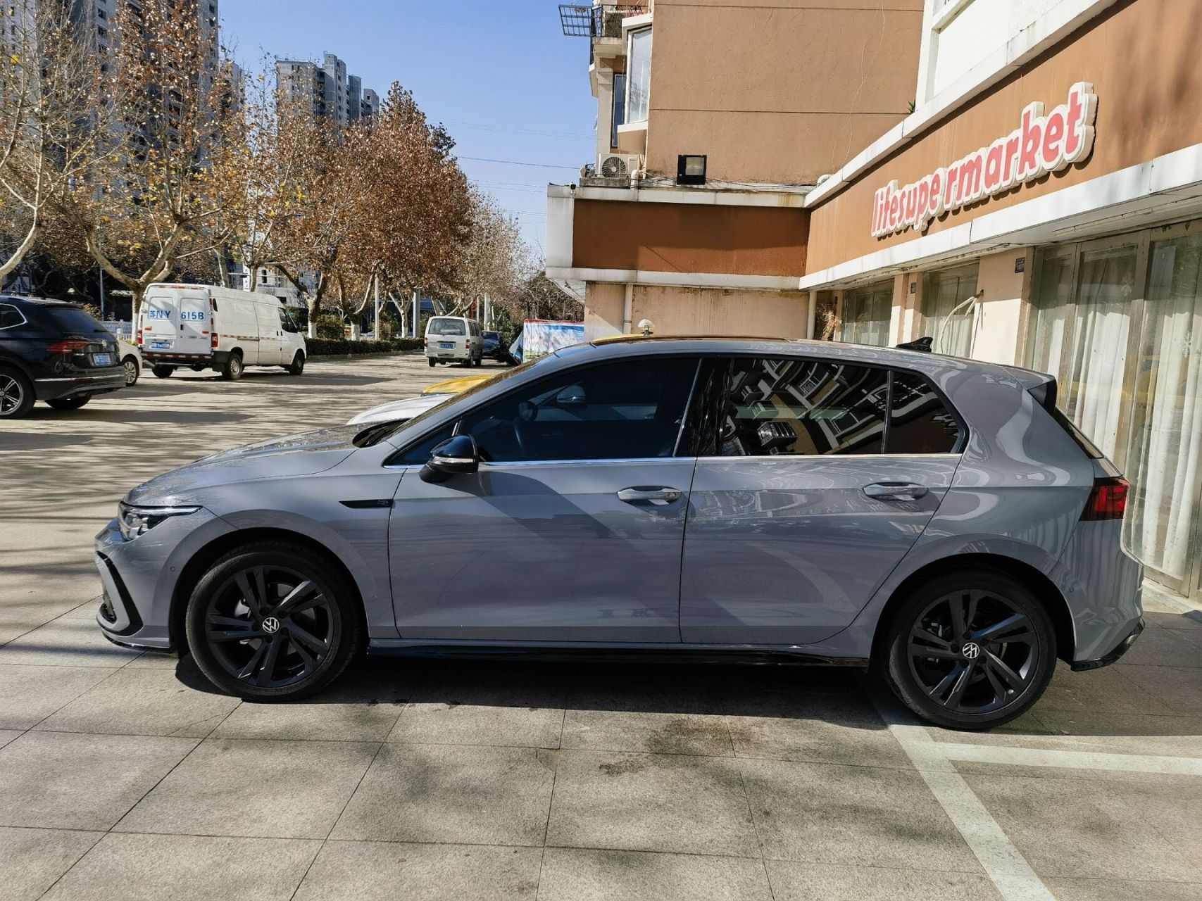 高尔夫月岩灰 洗完澡的小狗夫,越看越喜欢.